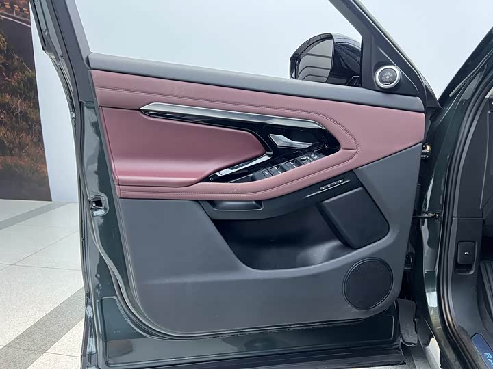 Фото 12 - Land Rover Range Rover Evoque L