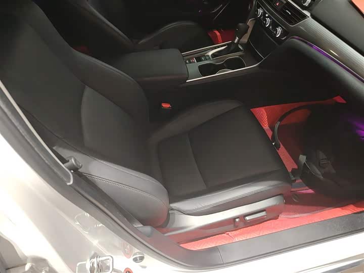 Фото 11 - Honda Accord