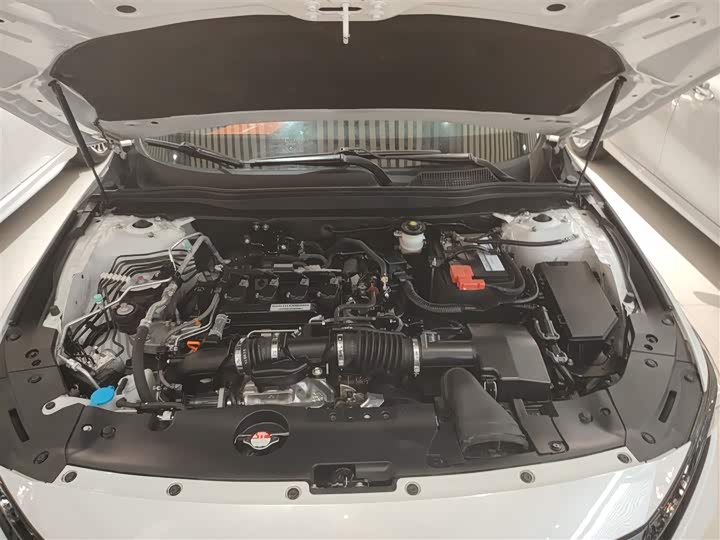 Фото 23 - Honda Accord