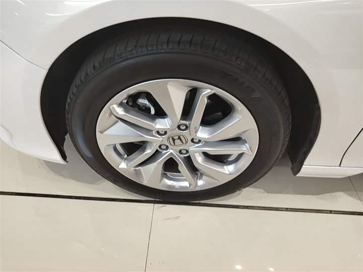 Фото 5 - Honda Accord