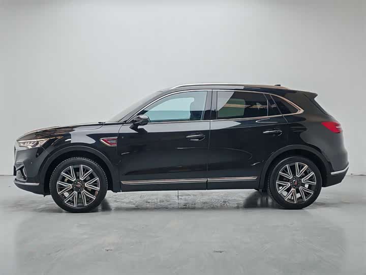 Фото 17 - Hongqi HS5