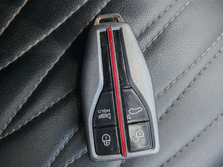 Фото 20 - Hongqi HS5