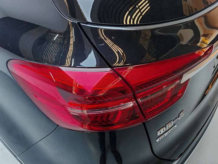 Фото 9 - Hongqi HS5