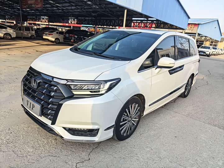 Фото 1 - Honda Elysion