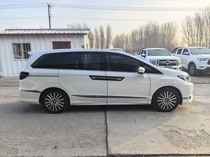 Фото 10 - Honda Elysion