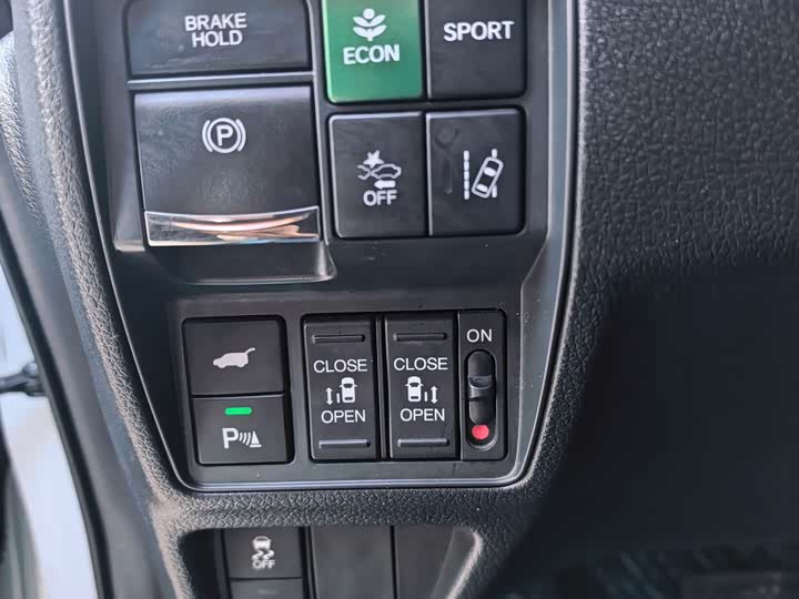 Фото 12 - Honda Elysion