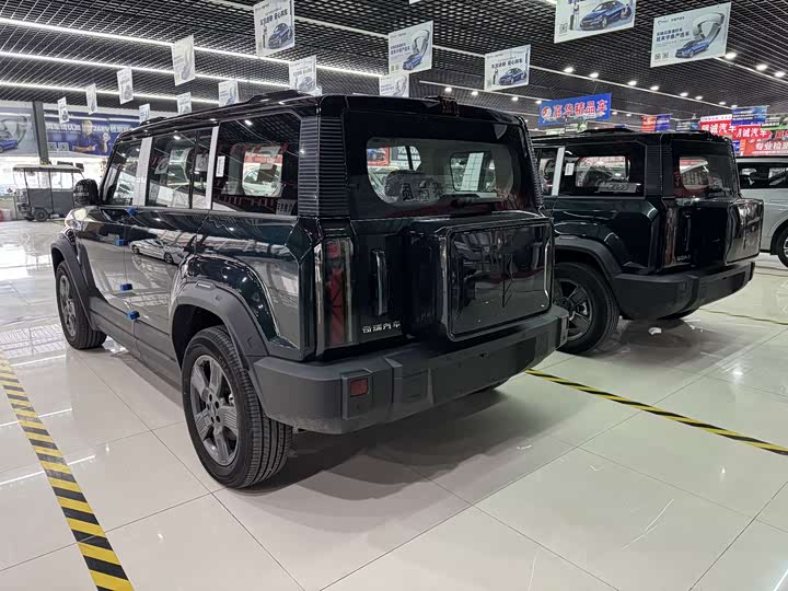 Фото 3 - Chery iCar 03