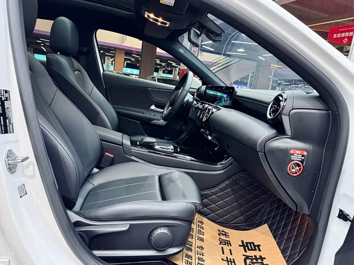 Фото 16 - Mercedes-Benz A-Class