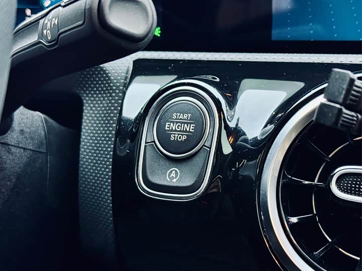 Фото 21 - Mercedes-Benz A-Class