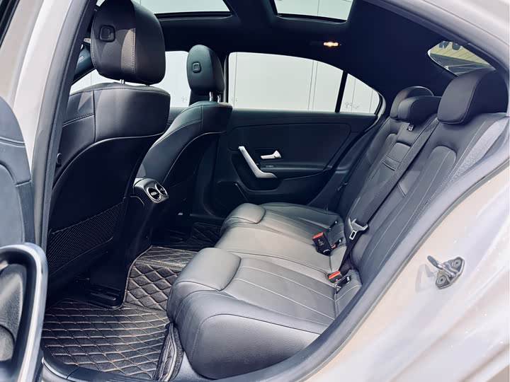 Фото 4 - Mercedes-Benz A-Class