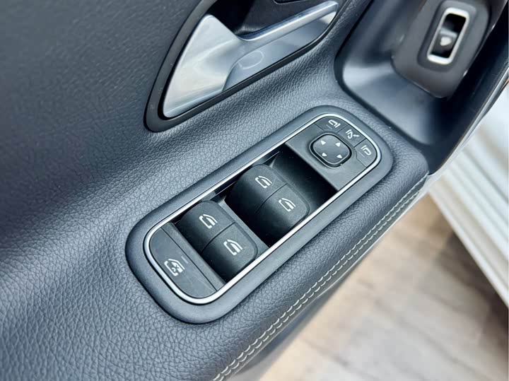 Фото 5 - Mercedes-Benz A-Class