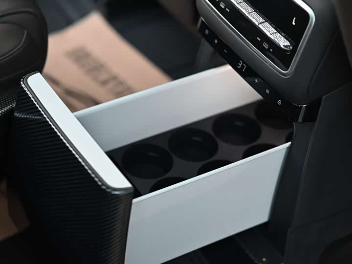 Фото 13 - LiXiang L9