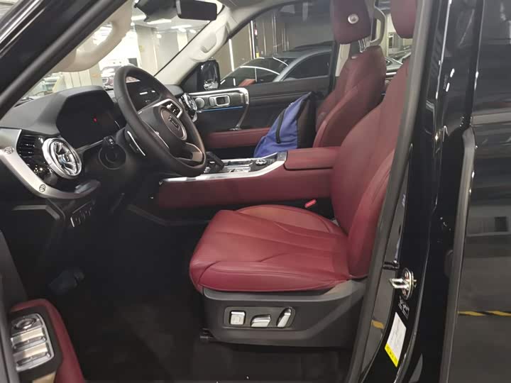 Фото 15 - Tank 400 Hybrid