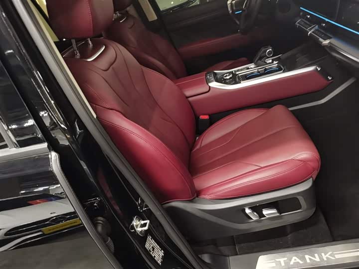 Фото 25 - Tank 400 Hybrid