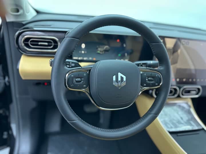 Фото 13 - Leapmotor C11