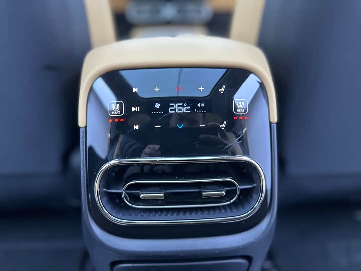 Фото 21 - Leapmotor C11