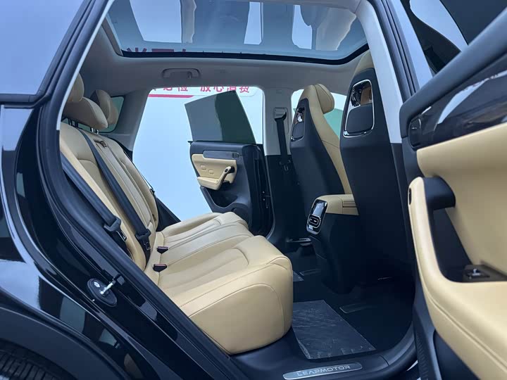 Фото 22 - Leapmotor C11