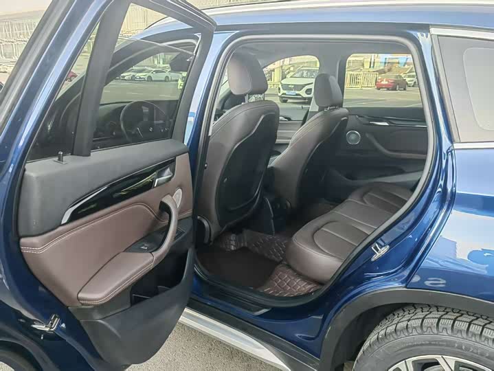 Фото 10 - BMW X1