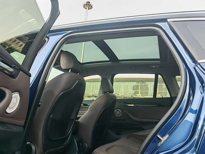 Фото 13 - BMW X1