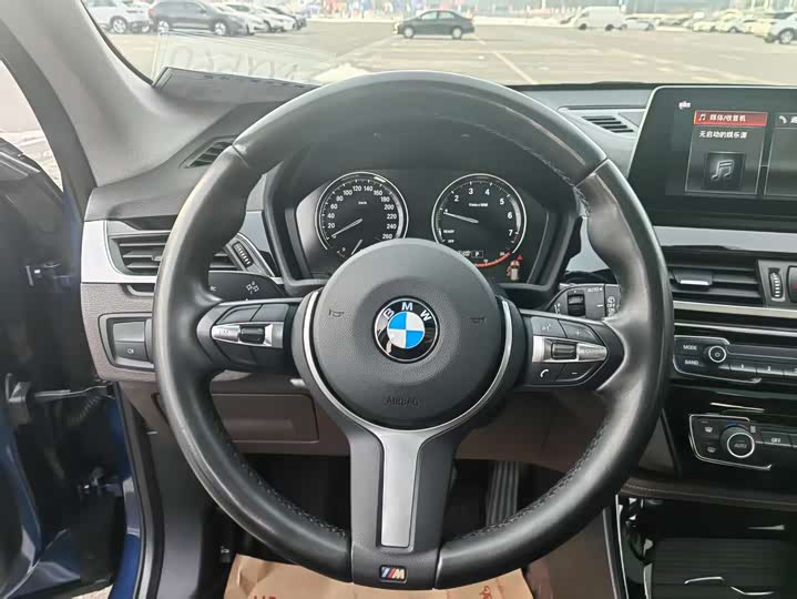 Фото 16 - BMW X1