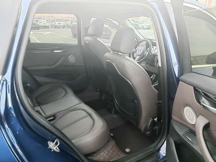 Фото 21 - BMW X1