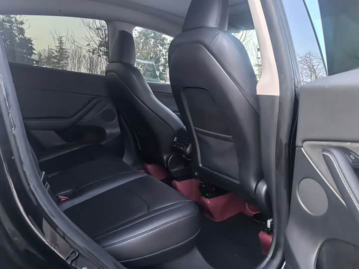 Фото 6 - Tesla Model Y