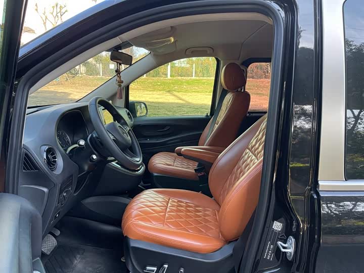 Фото 16 - Mercedes-Benz Vito