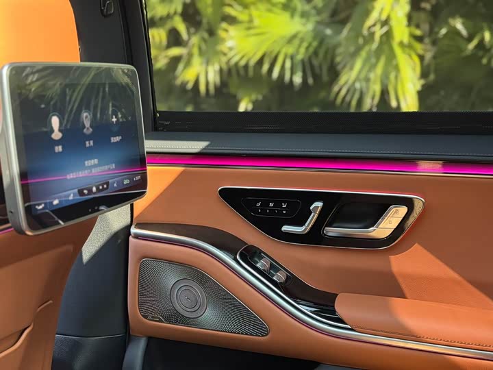 Фото 8 - Mercedes-Benz S-Class