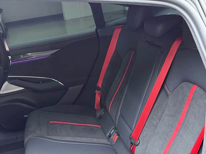 Фото 10 - Xiaomi SU7 Ultra