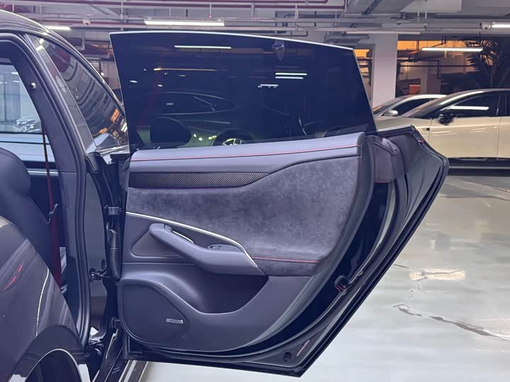 Фото 15 - Xiaomi SU7 Ultra