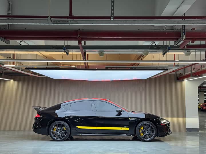 Фото 4 - Xiaomi SU7 Ultra