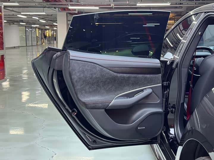 Фото 8 - Xiaomi SU7 Ultra