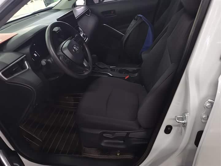 Фото 15 - Toyota Corolla Cross