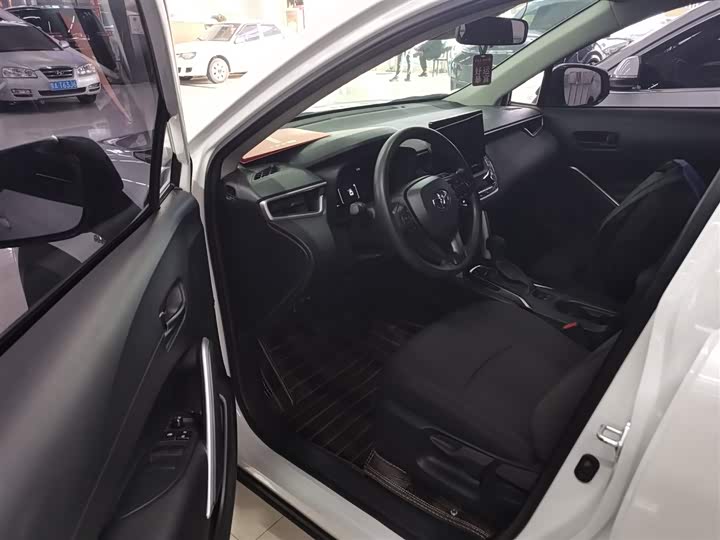 Фото 16 - Toyota Corolla Cross