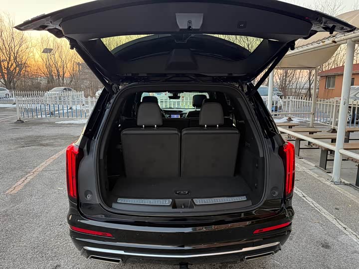 Фото 30 - Cadillac XT6