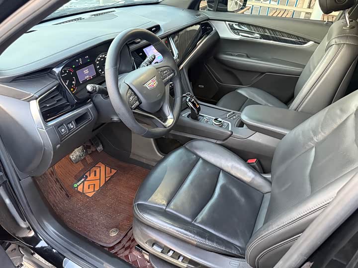 Фото 4 - Cadillac XT6