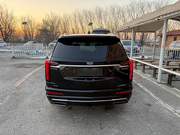 Фото 8 - Cadillac XT6