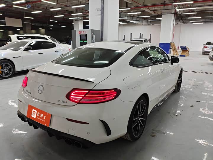 Фото 6 - Mercedes-Benz C-Class AMG