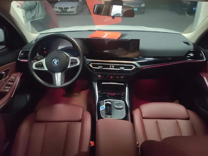 Фото 12 - BMW i3