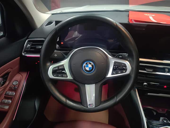 Фото 15 - BMW i3