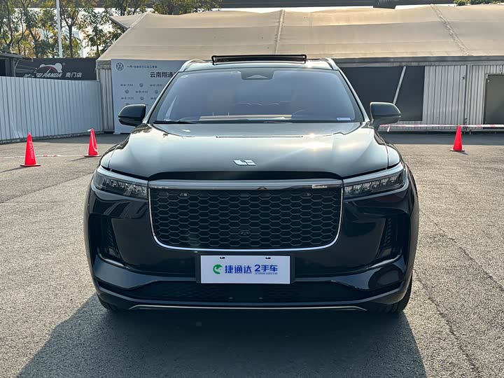 Фото 13 - LiXiang One