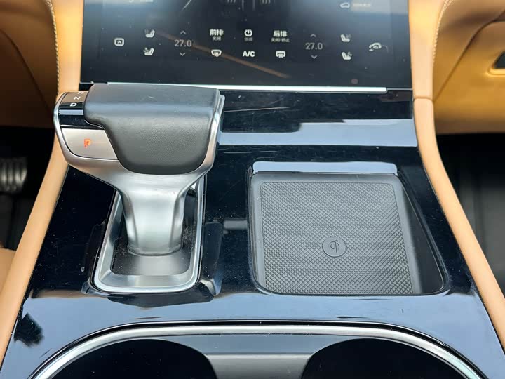 Фото 23 - LiXiang One