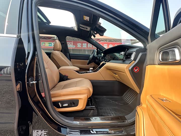 Фото 26 - LiXiang One