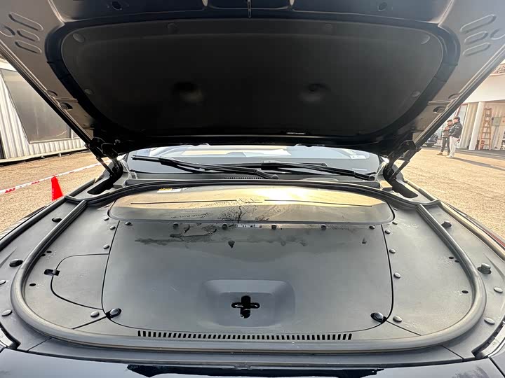 Фото 32 - LiXiang One