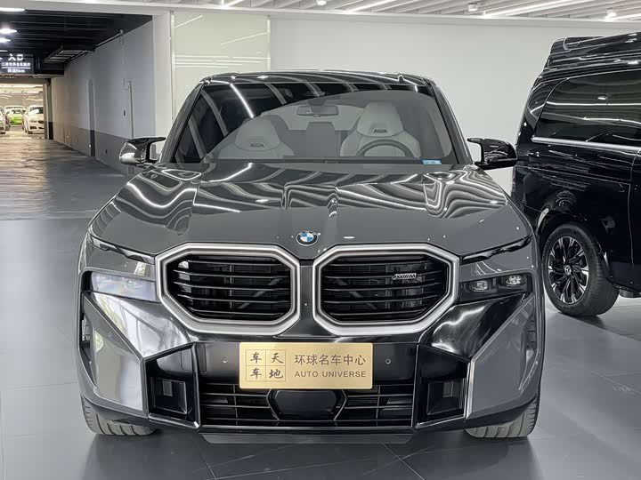 Фото 19 - BMW XM