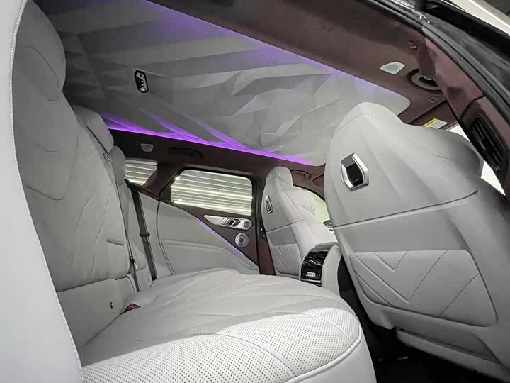 Фото 21 - BMW XM