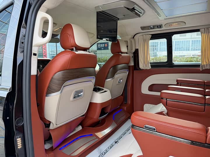 Фото 17 - Mercedes-Benz Vito