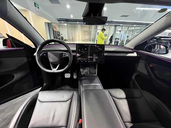 Фото 10 - Tesla Model Y