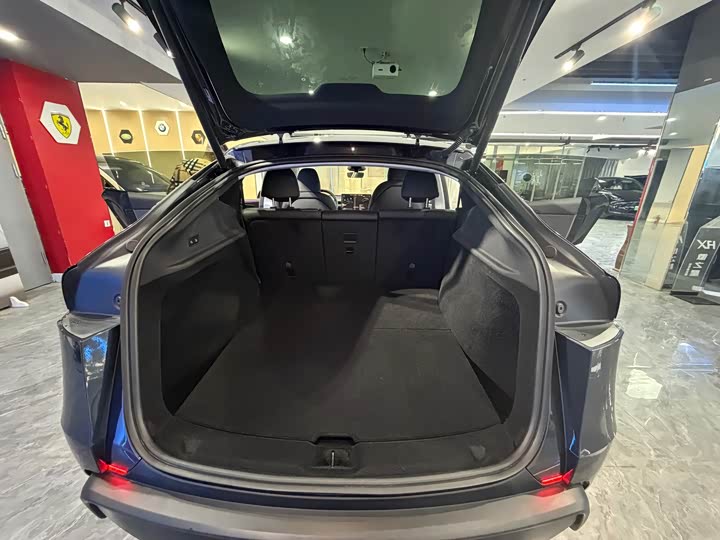 Фото 11 - Tesla Model Y