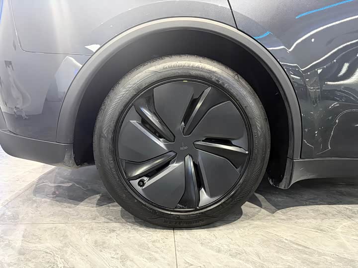 Фото 13 - Tesla Model Y